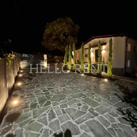 Centre Grande Piscine Chauffee Villa